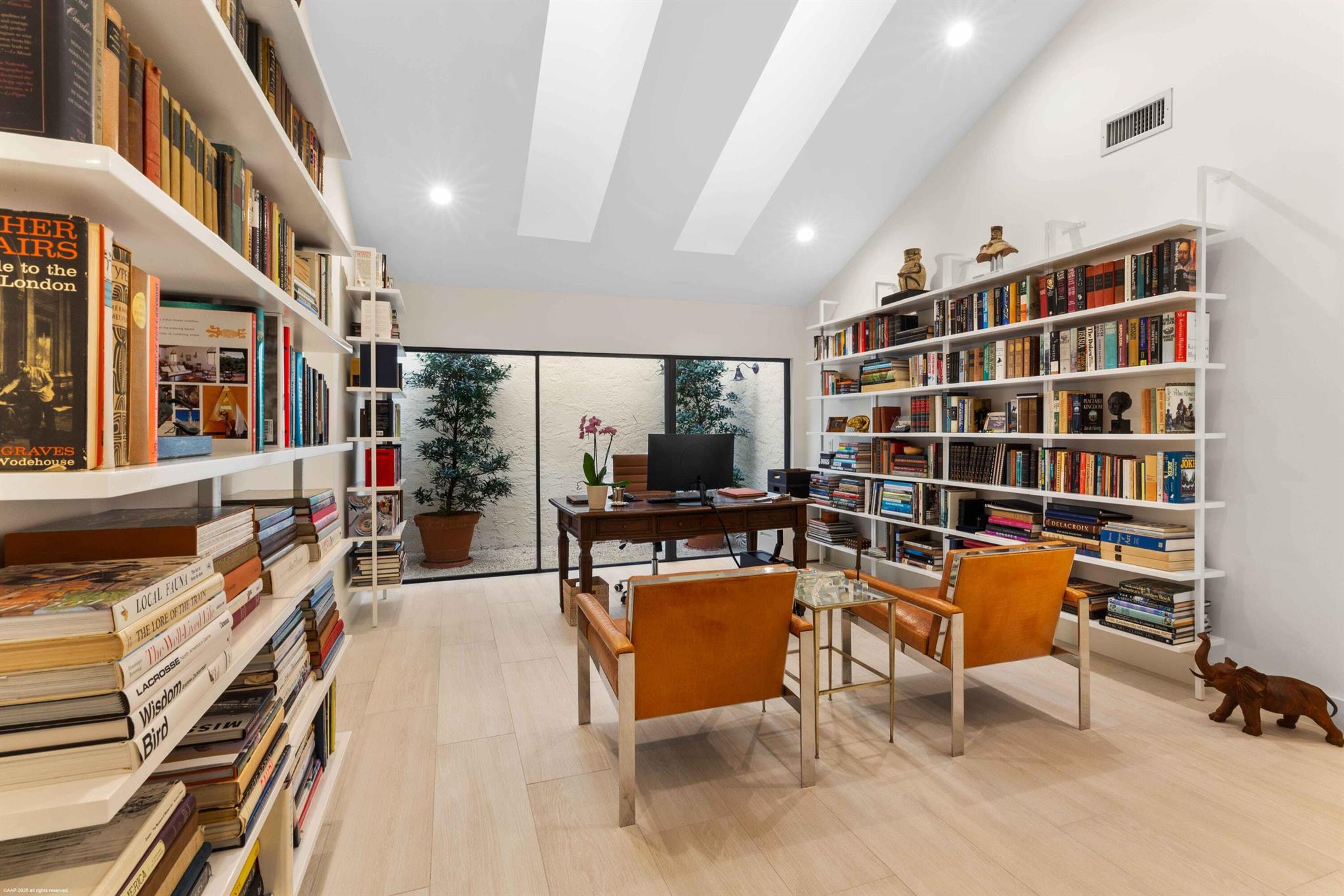 WINDSOR WAY 1 - Residential