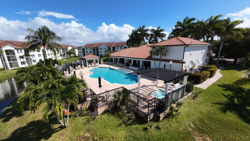 Photo of 615 Villa Circle #615, Boynton Beach, FL 33435 (MLS # R11108905)