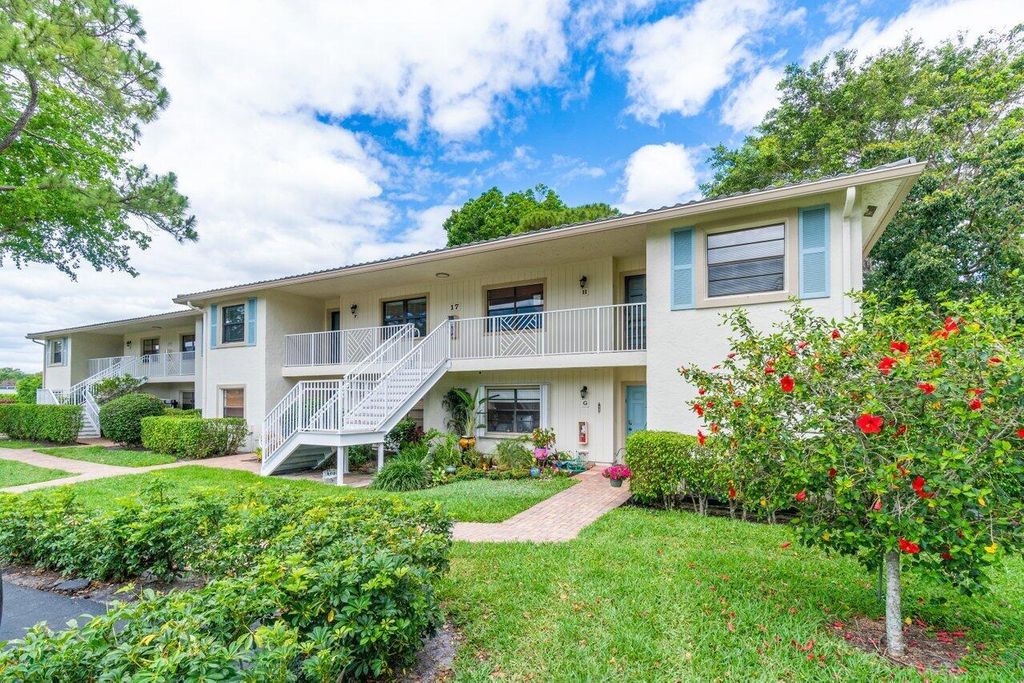 Photo of 17 Westgate Lane #G, Boynton Beach, FL 33436 (MLS # R10979251)
