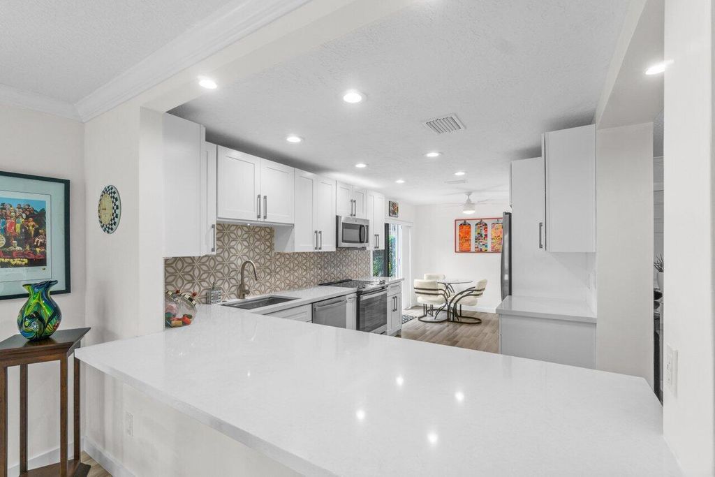 Photo of 17 Westgate Lane #G, Boynton Beach, FL 33436 (MLS # R10979251)