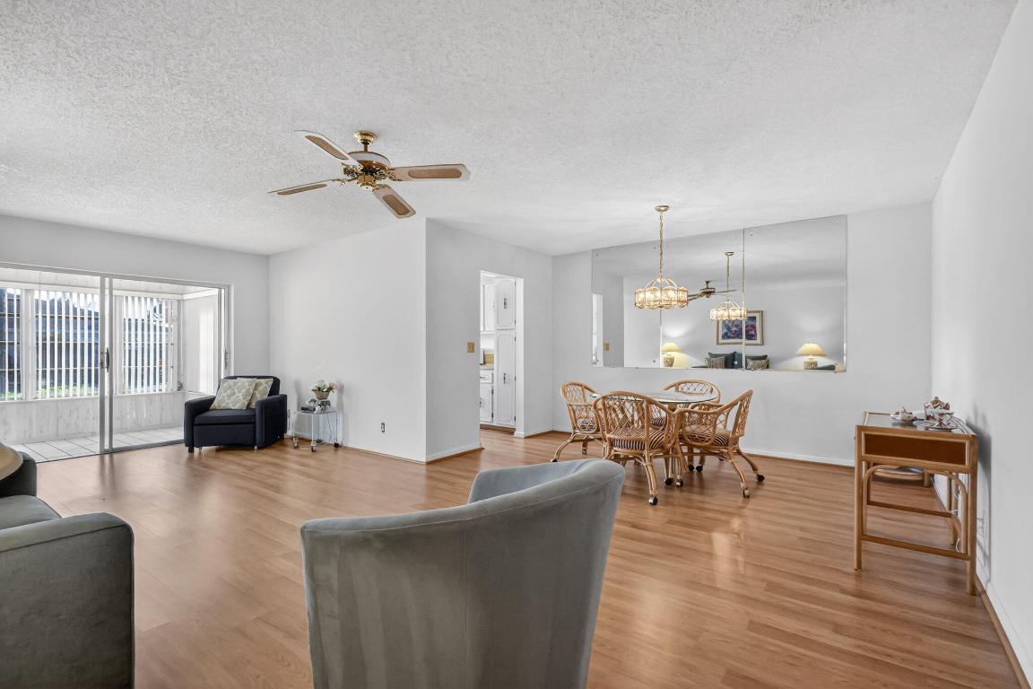 5091 Lakefront Boulevard C, Delray Beach, FL, 33484/$159,900 3 5091 Lakefront Boulevard C