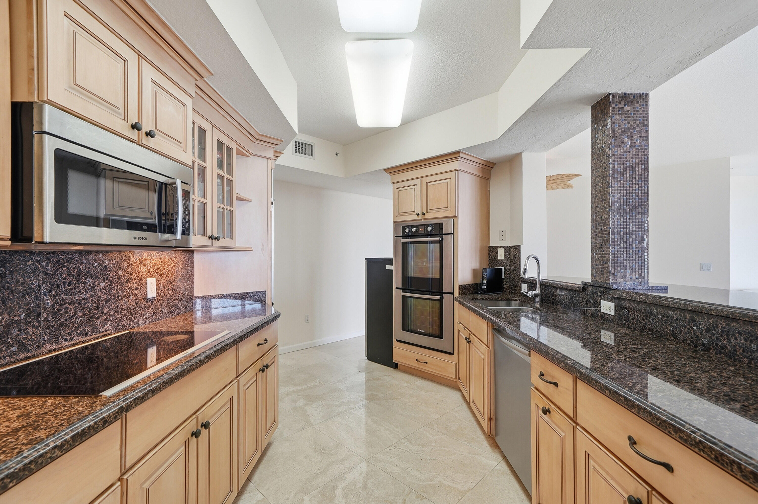 RENAISSANCE ON THE OCEAN - Residential