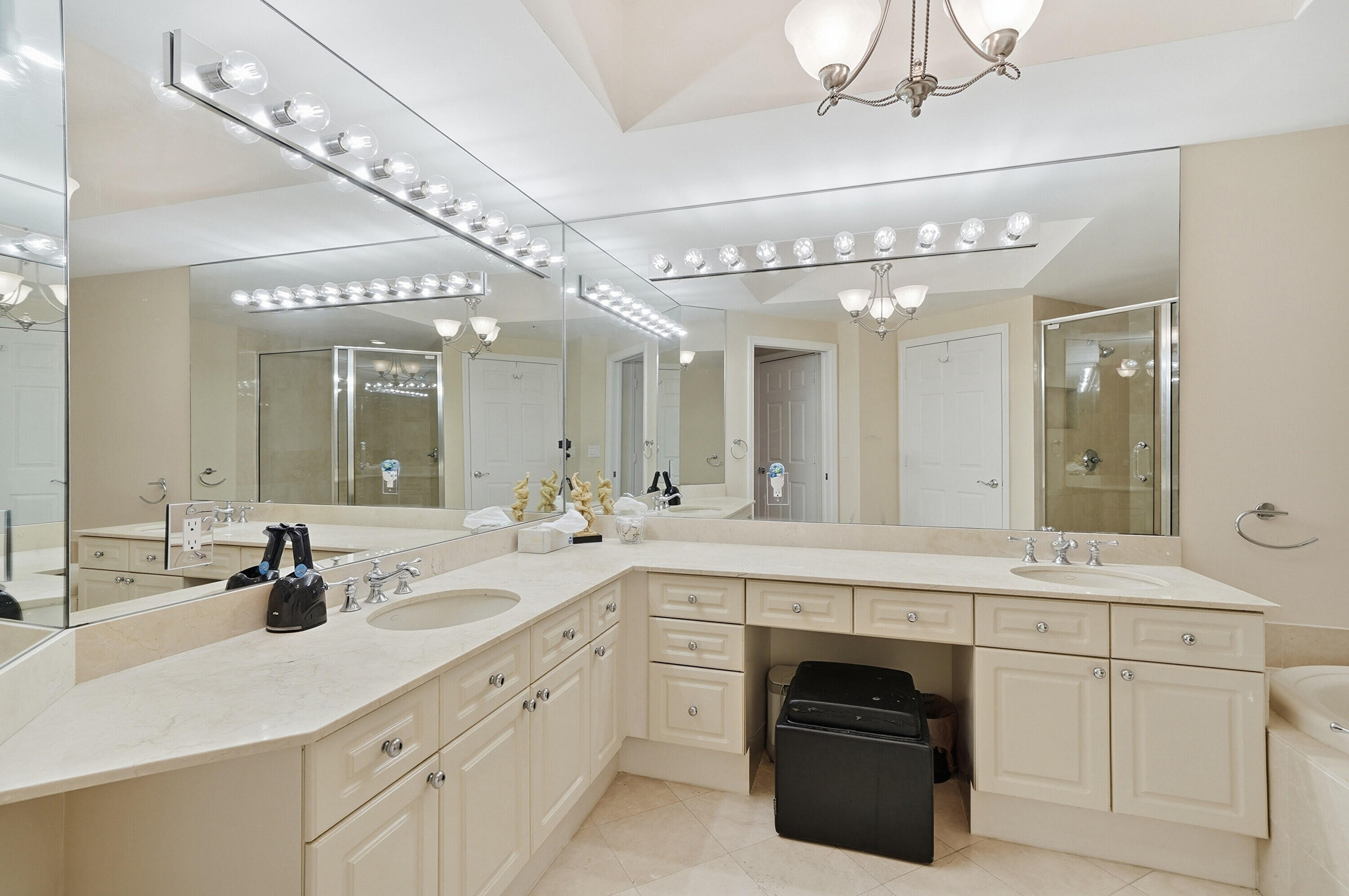 RENAISSANCE ON THE OCEAN - Residential