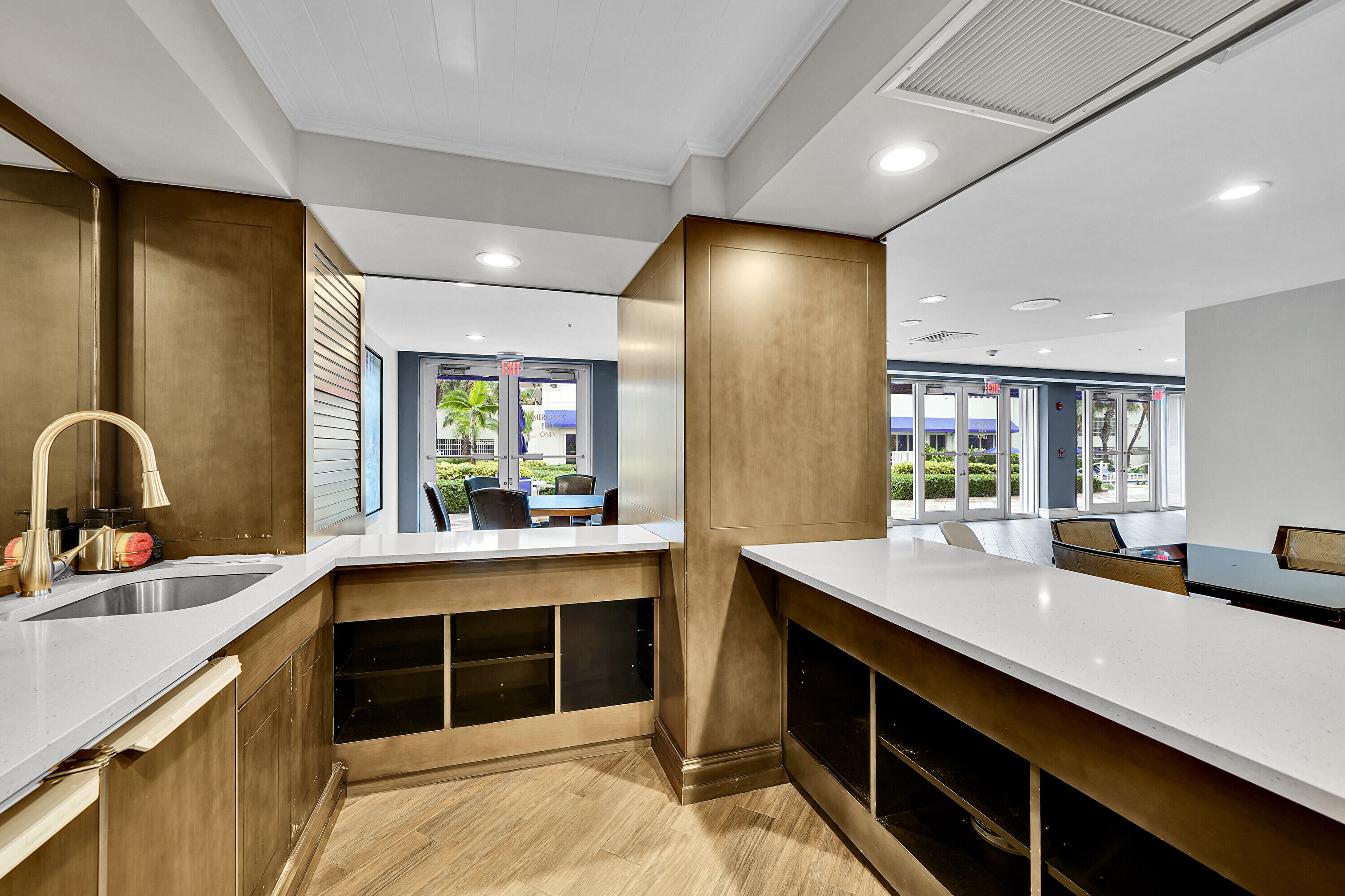 RENAISSANCE ON THE OCEAN - Residential