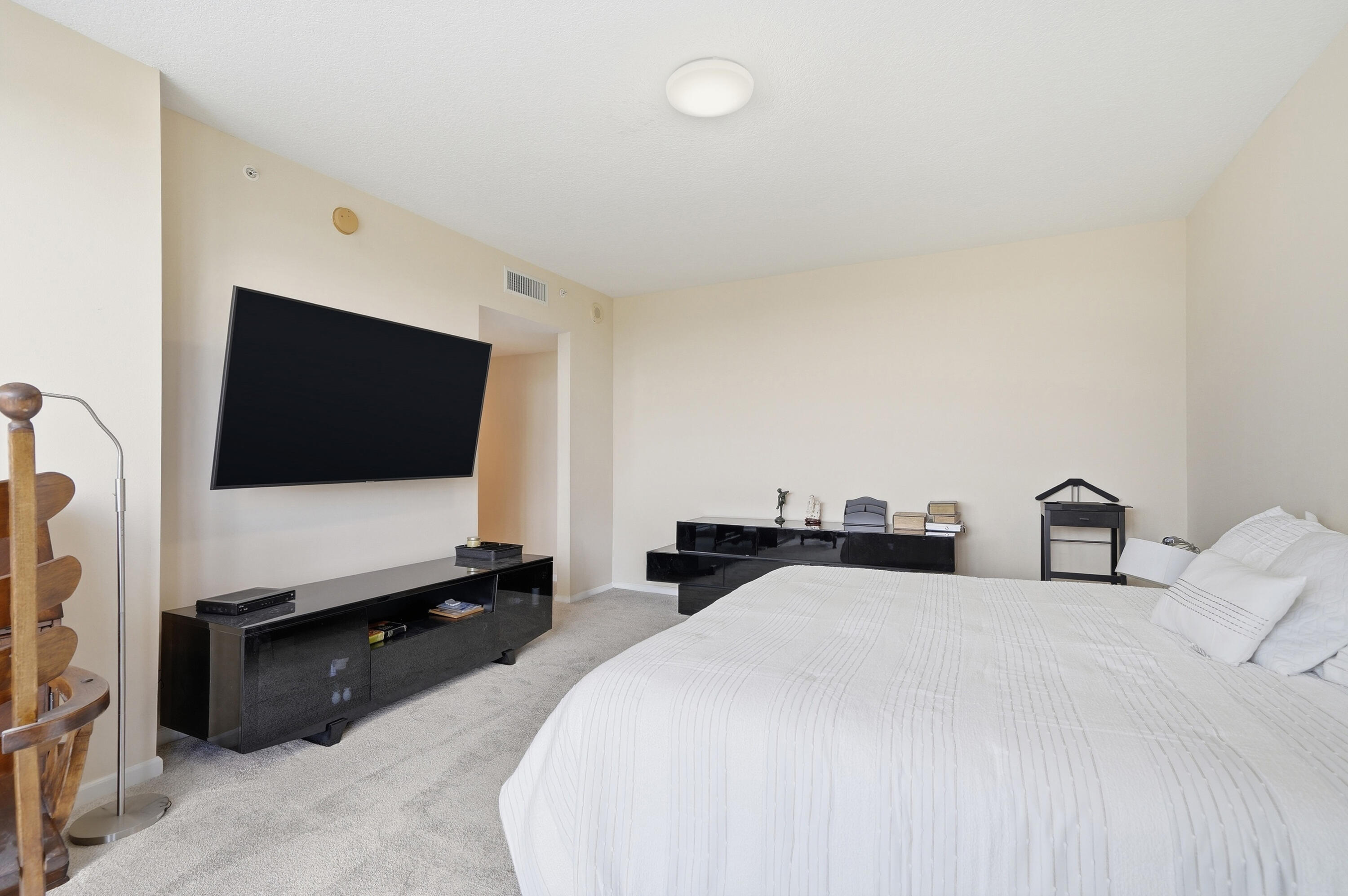 RENAISSANCE ON THE OCEAN - Residential