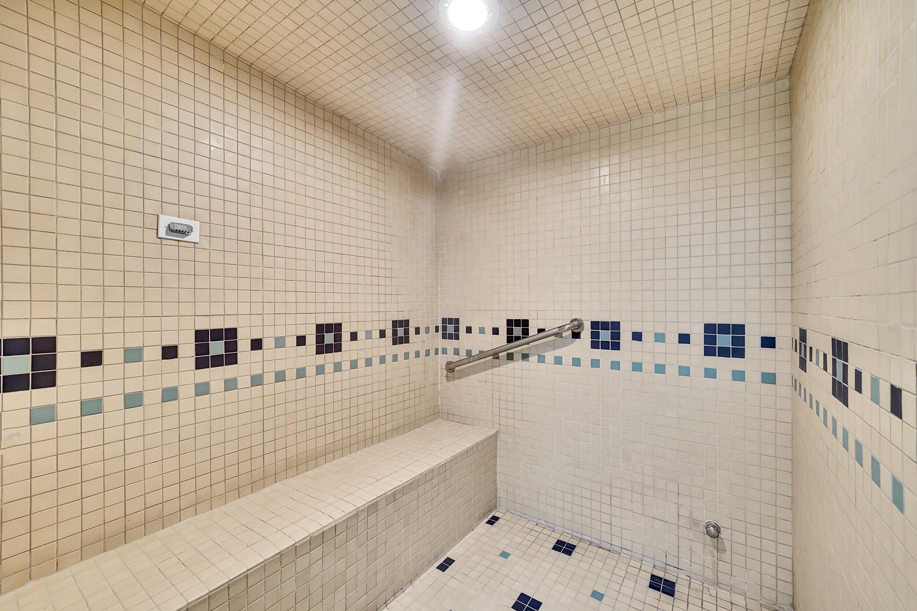 RENAISSANCE ON THE OCEAN - Residential