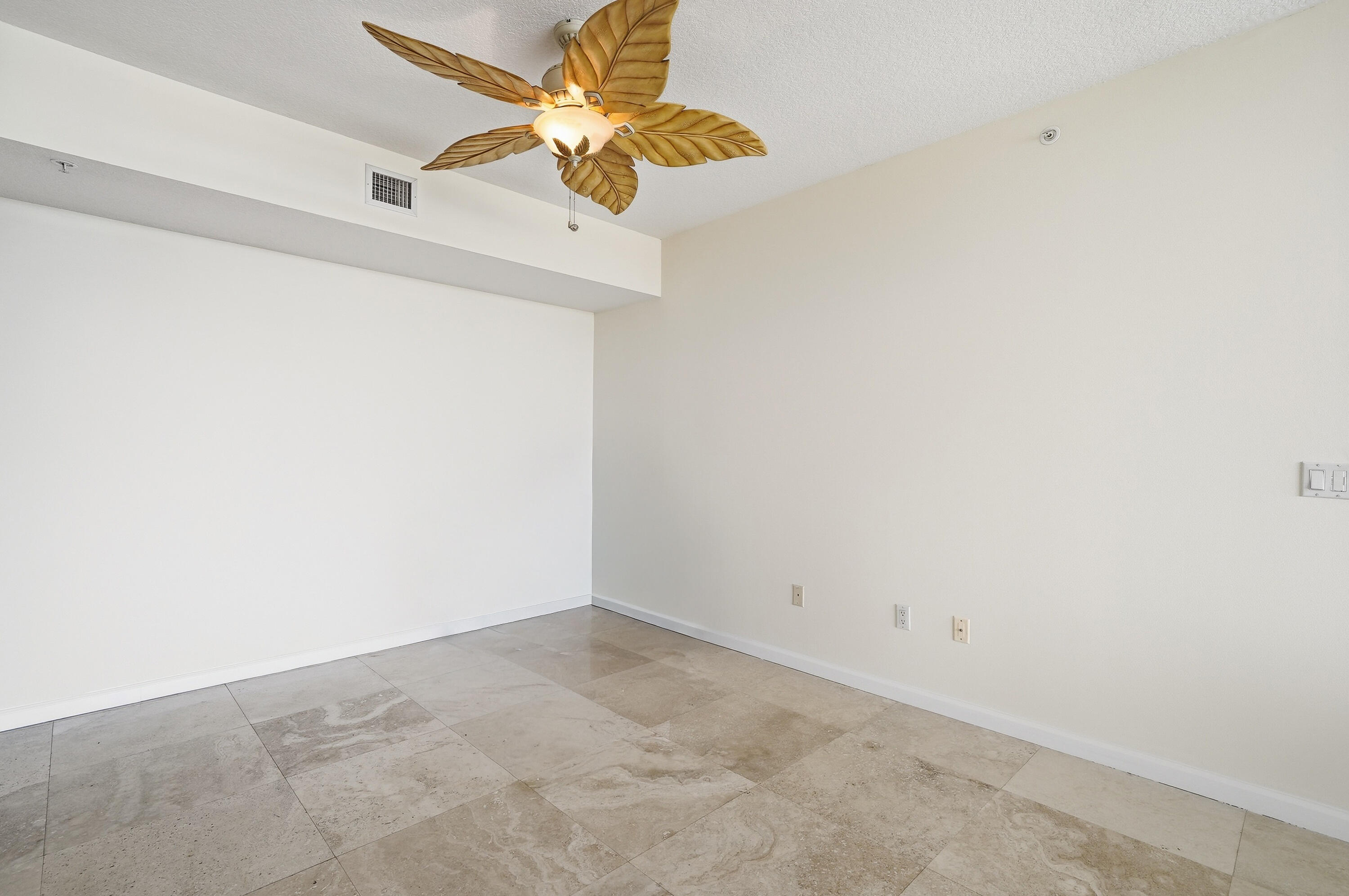 RENAISSANCE ON THE OCEAN - Residential