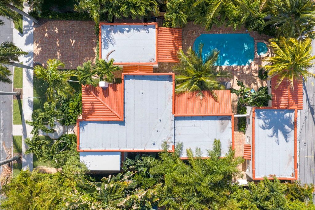 Photo of 429 30th Street, West Palm Beach, FL 33407 (MLS # B26021085)