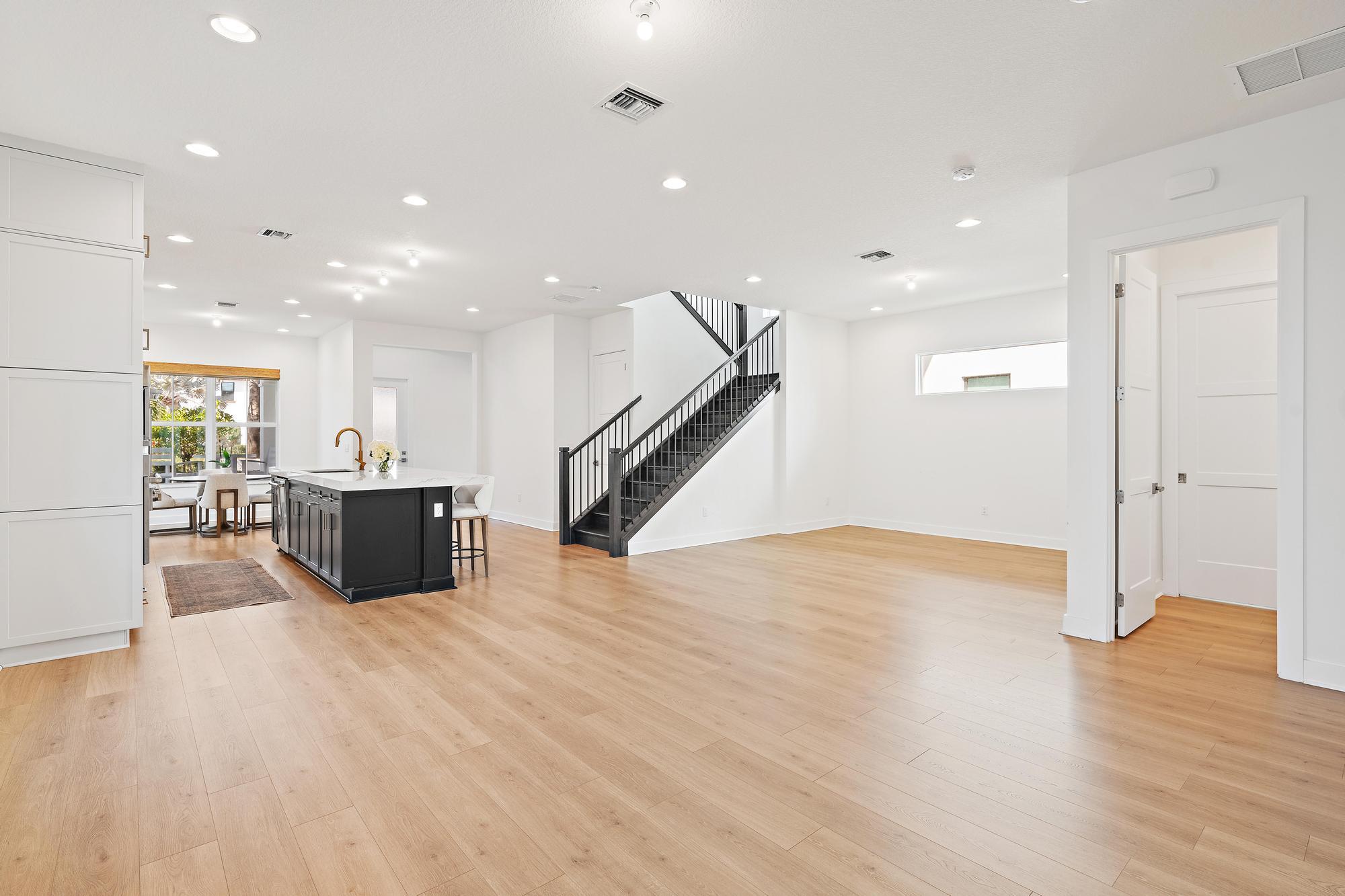 ALTON NEIGHBORHOOD - Residential