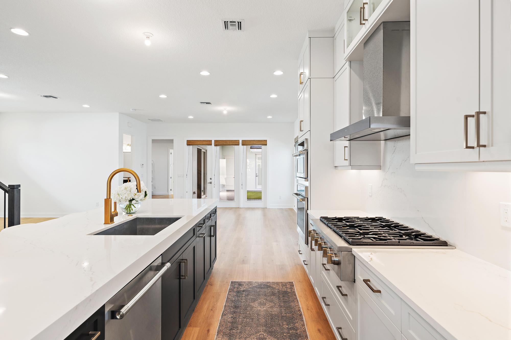 ALTON NEIGHBORHOOD - Residential