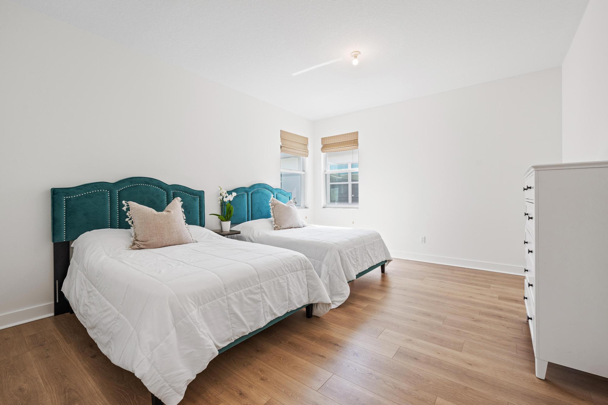 ALTON NEIGHBORHOOD - Residential