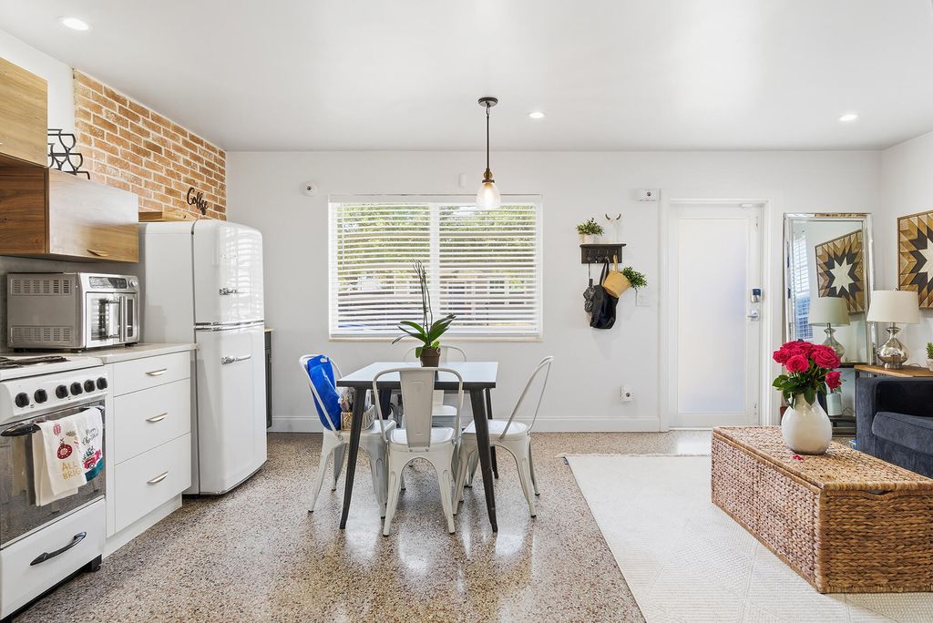 Photo of 430 N K Street, Lake Worth Beach, FL 33460 (MLS # B26000768)