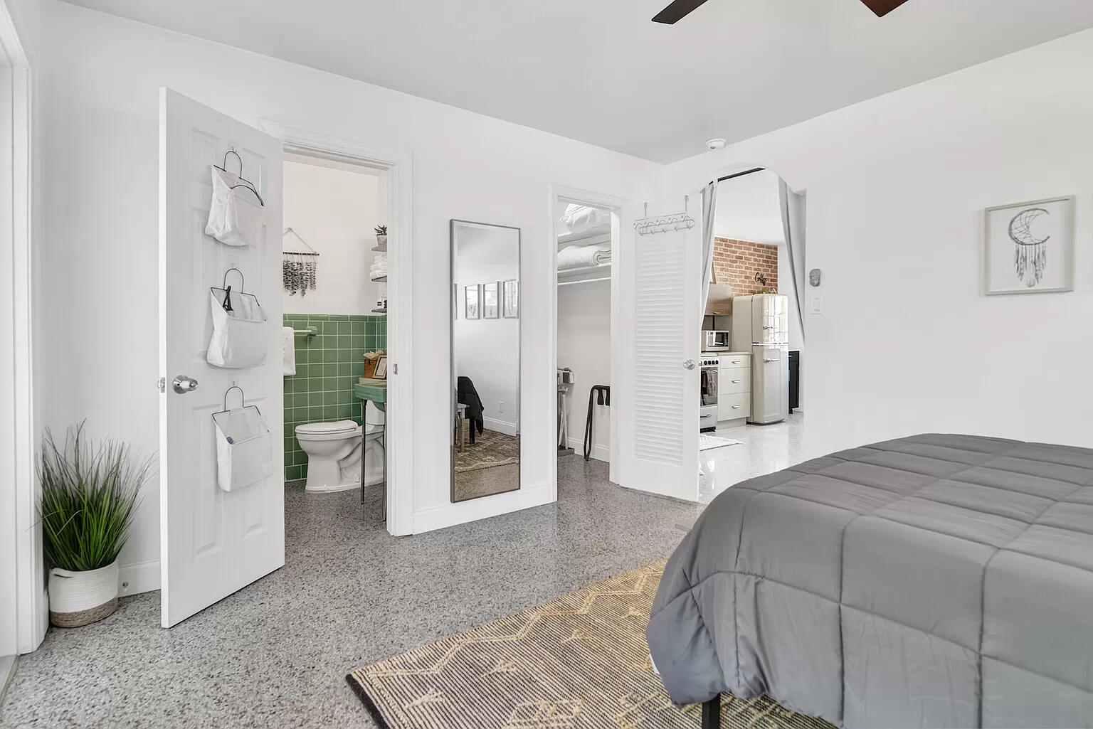 LAKE WORTH TOWN OF - Residential Income