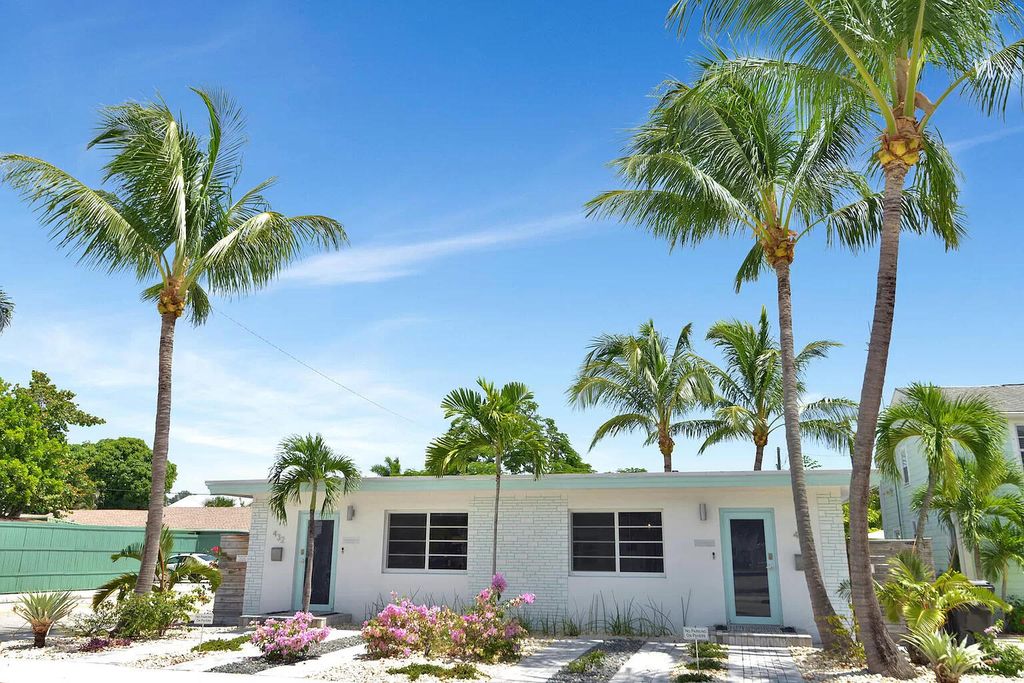 Photo of 430 N K Street, Lake Worth Beach, FL 33460 (MLS # B26000768)