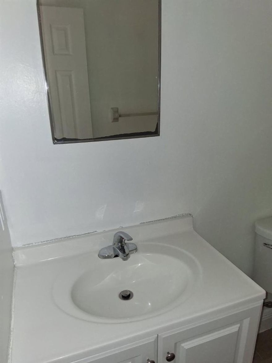 OVERSIZED LOT, WITH ROOM TO GROW. NEAT, CLEAN FRESHLY PAINTED MOVE IN CONDITION. GREAT FOR FAMILY