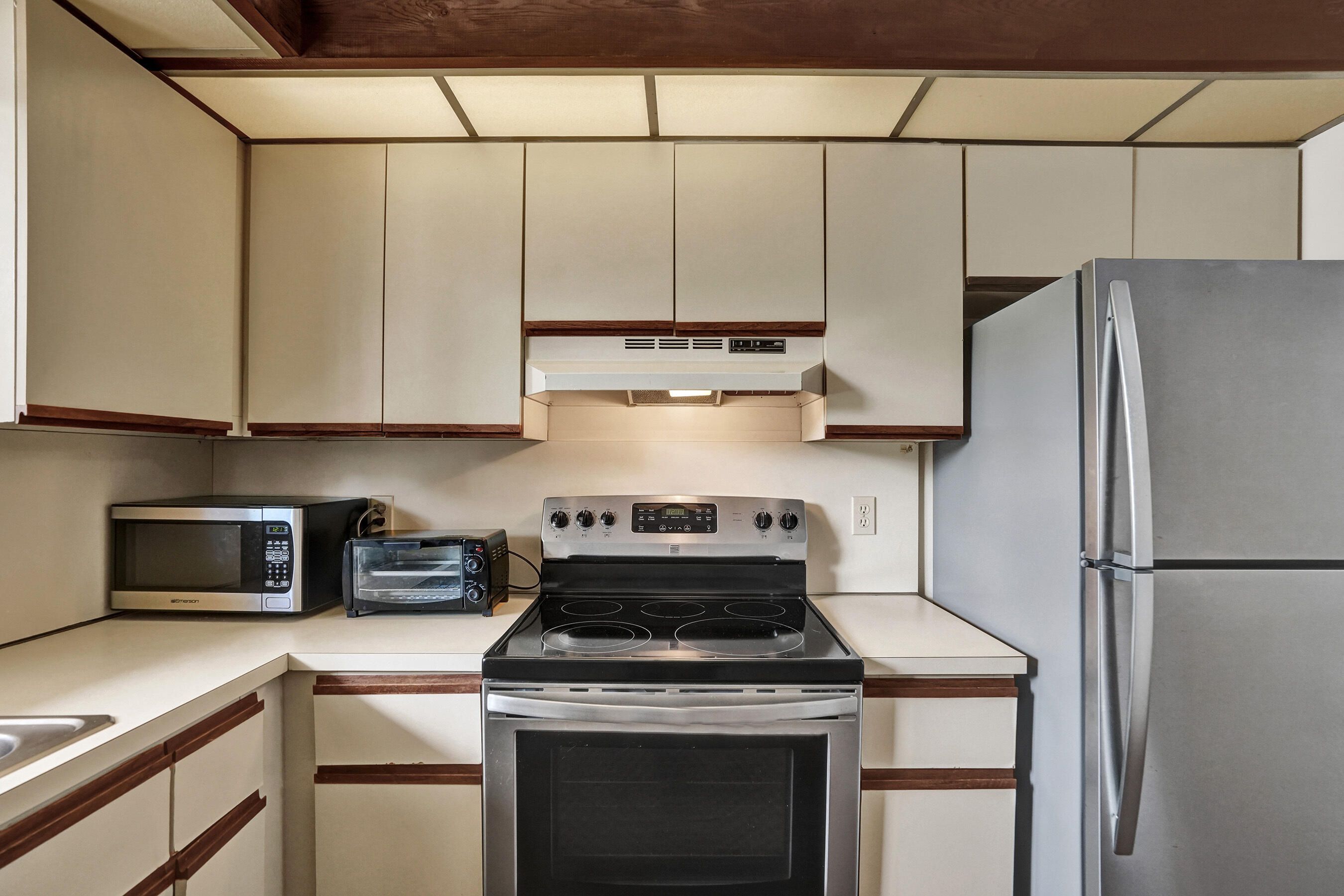 ASHMONT CONDOMINIUM E - Residential