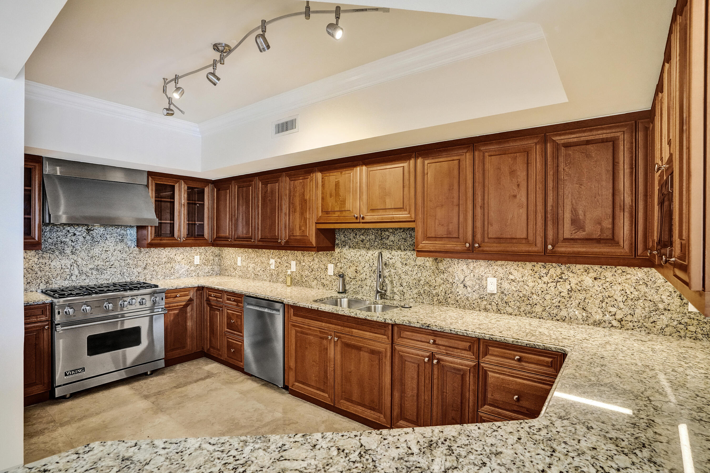 HEMINGWAY LANDINGS CONDO - Residential