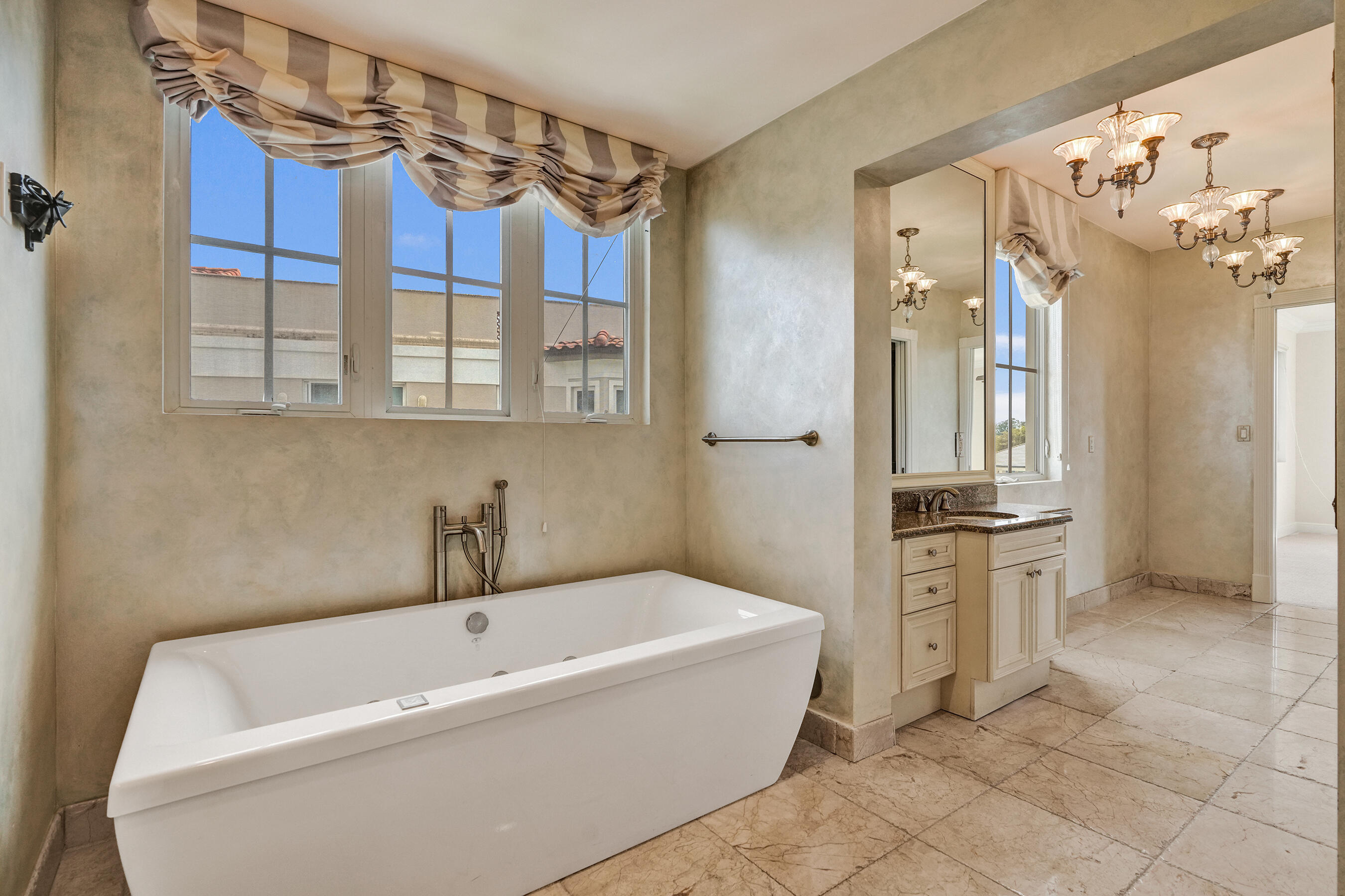 HEMINGWAY LANDINGS CONDO - Residential