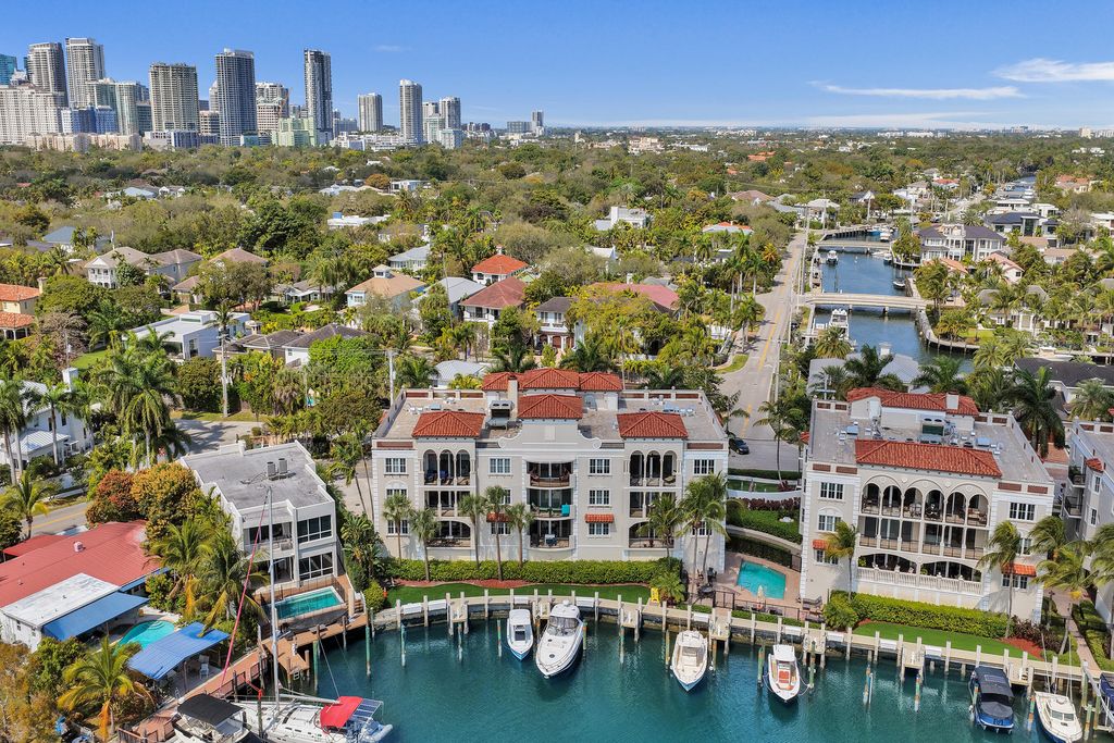 Photo of 1414 SE 12th #3c, Fort Lauderdale, FL 33316 (MLS # B26001142)