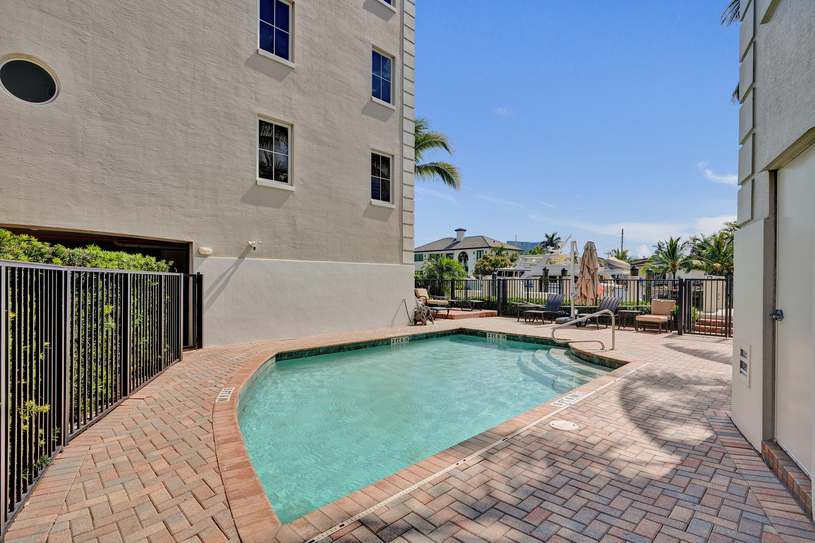 HEMINGWAY LANDINGS CONDO - Residential
