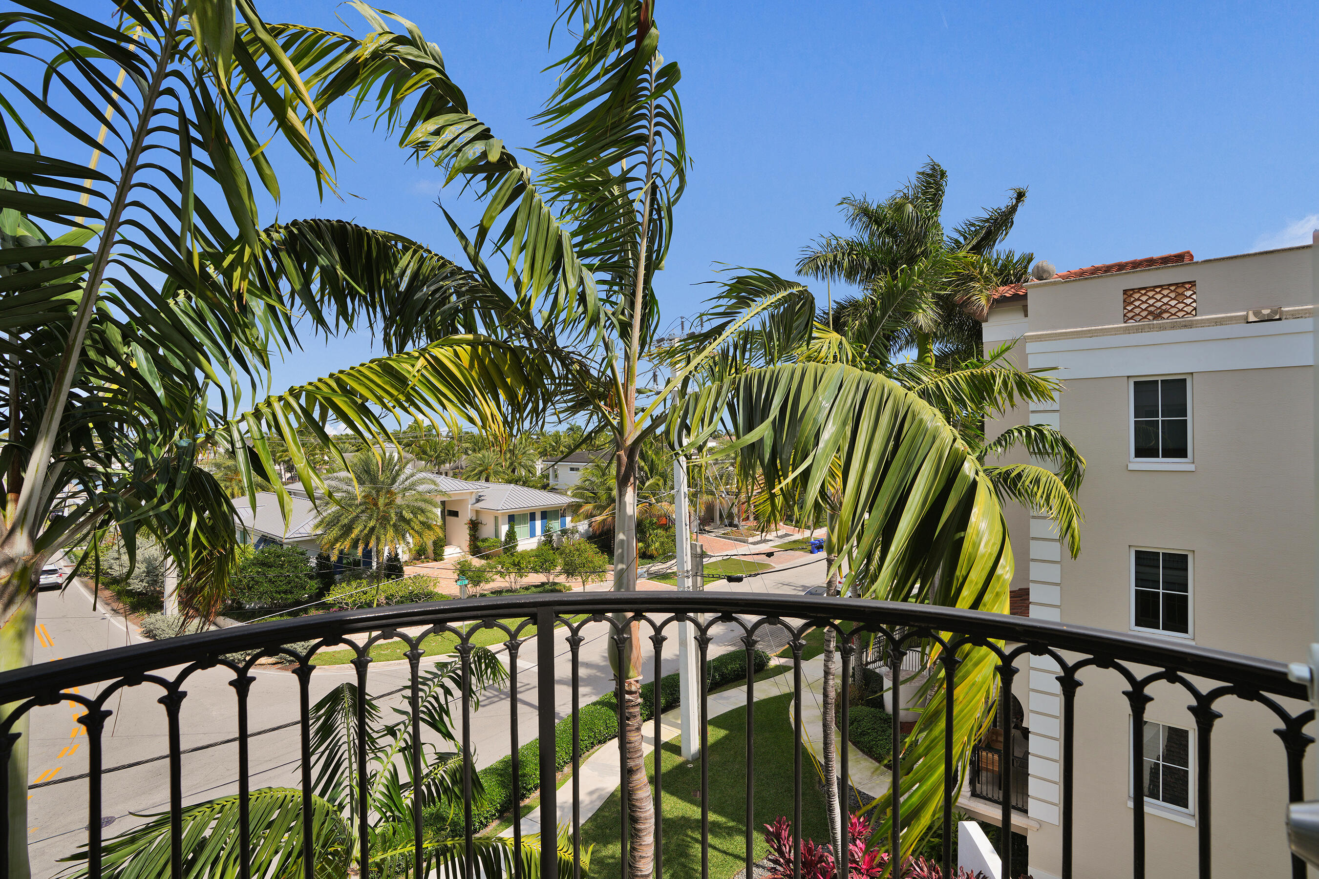 HEMINGWAY LANDINGS CONDO - Residential