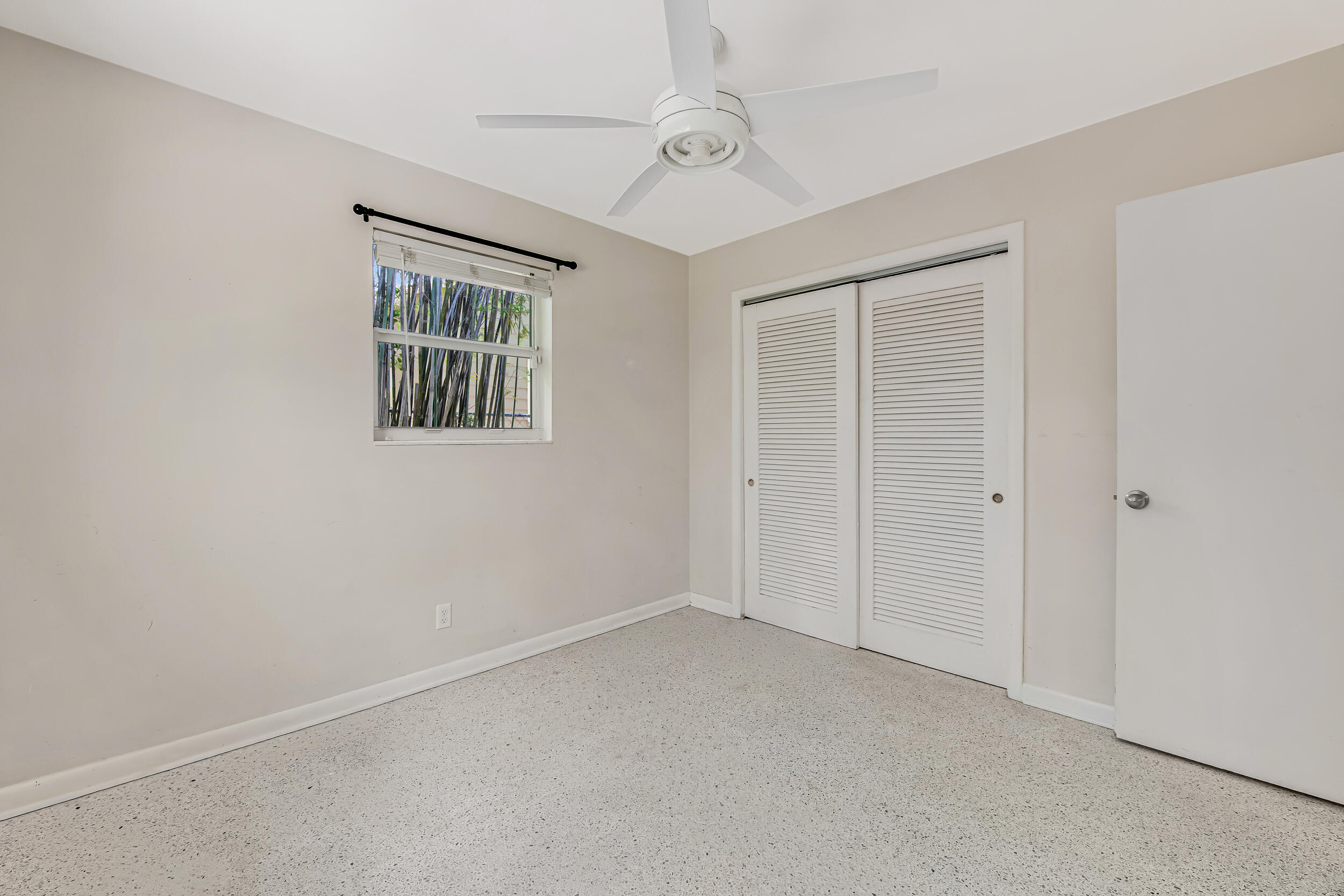 NORTH LAKE WORTH - Residential