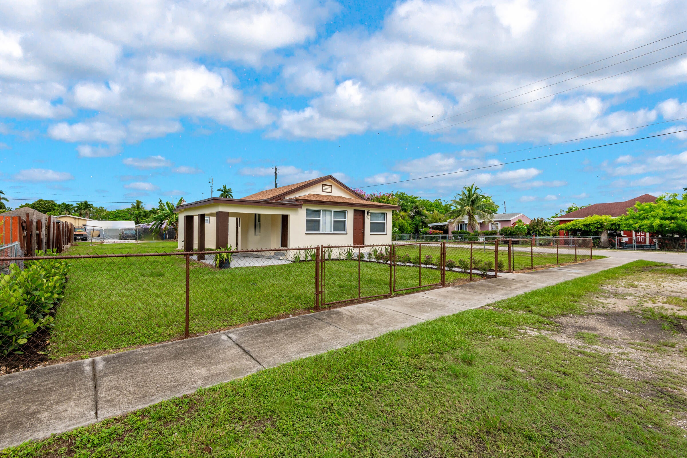 546 NW 5th Avenue
