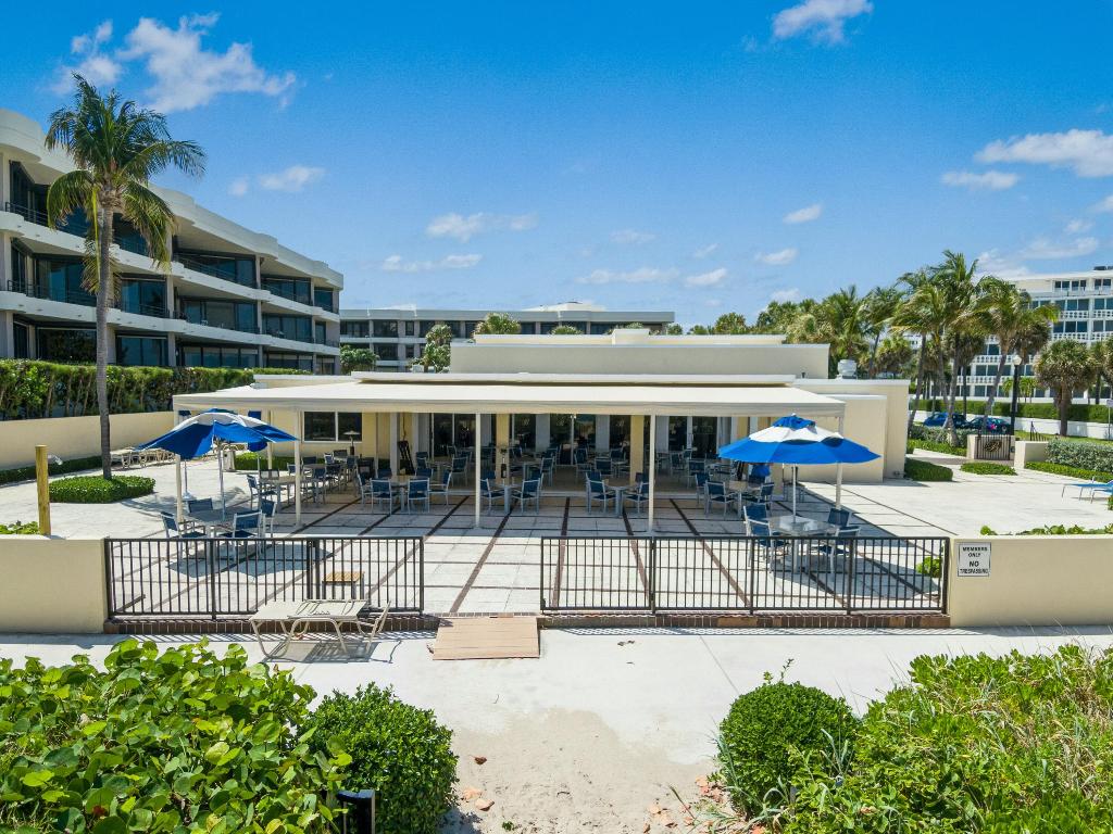 PALM BEACH BILTMORE COND DECL FILED 7-9-80 - Residential