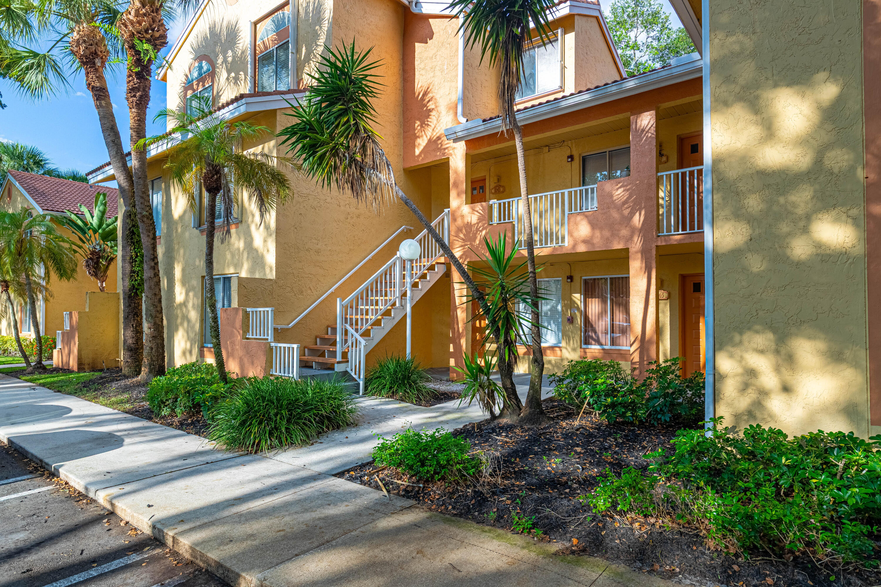 NAPOLI GARDENS AT CORAL SPRINGS - Residential Lease
