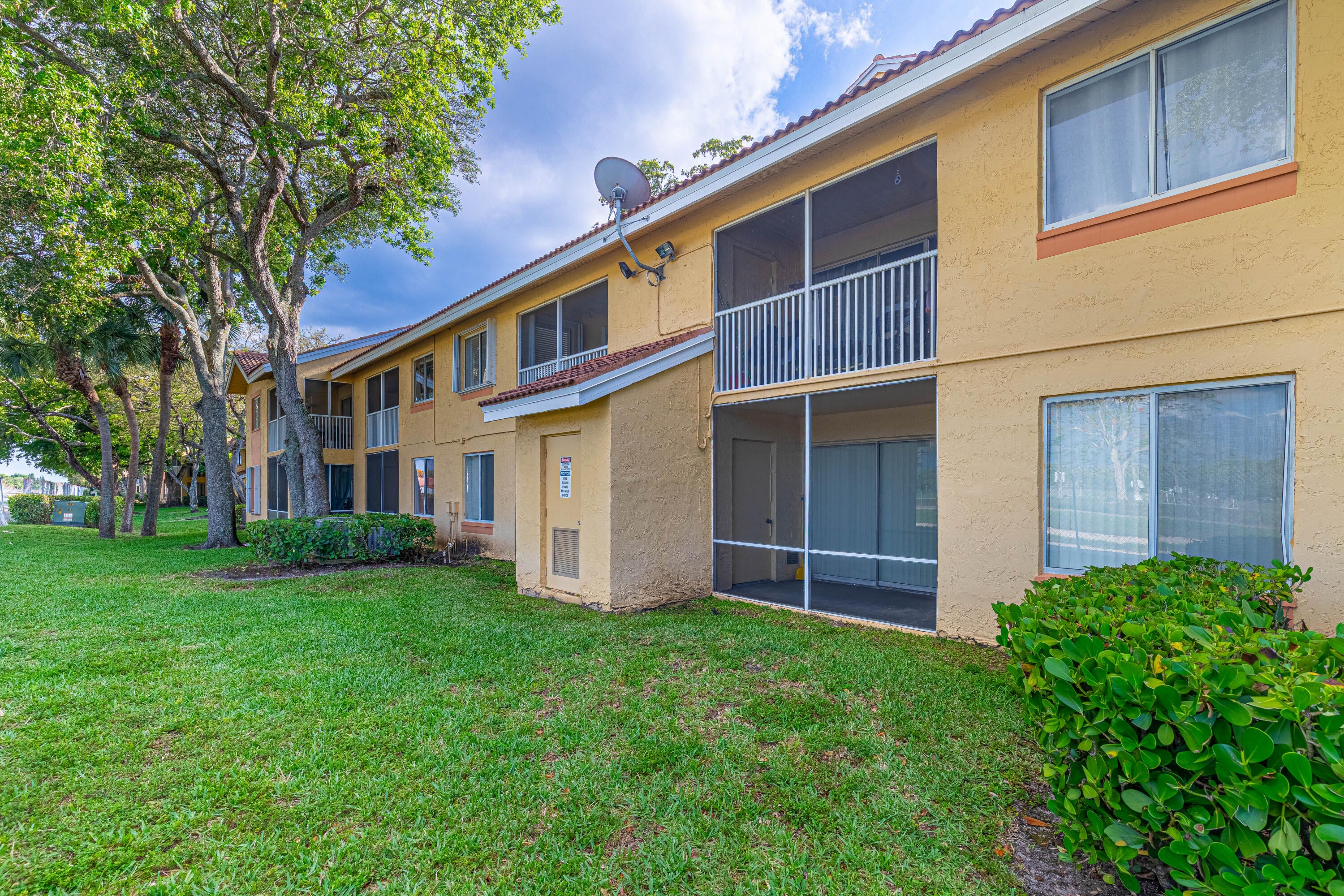 NAPOLI GARDENS AT CORAL SPRINGS - Residential Lease