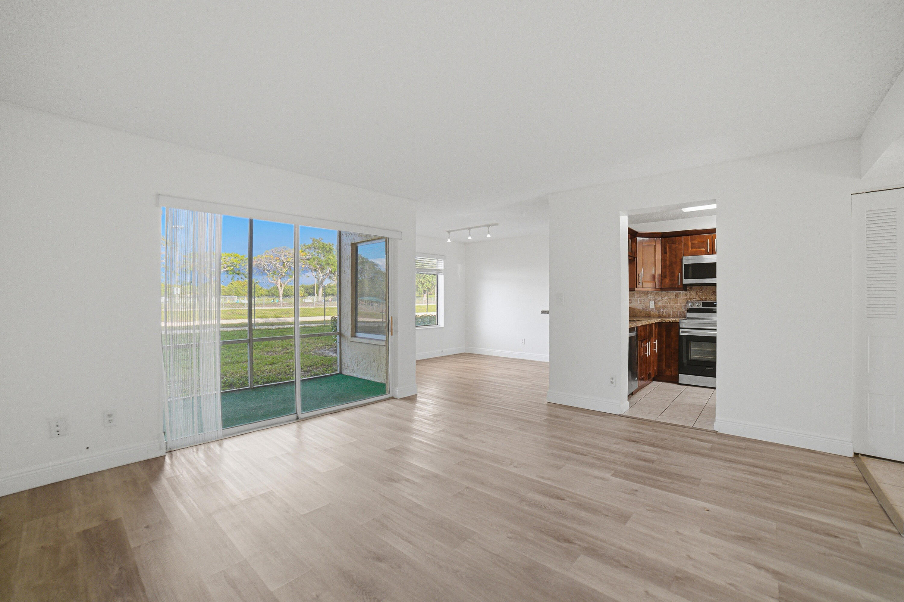 NAPOLI GARDENS AT CORAL SPRINGS - Residential Lease