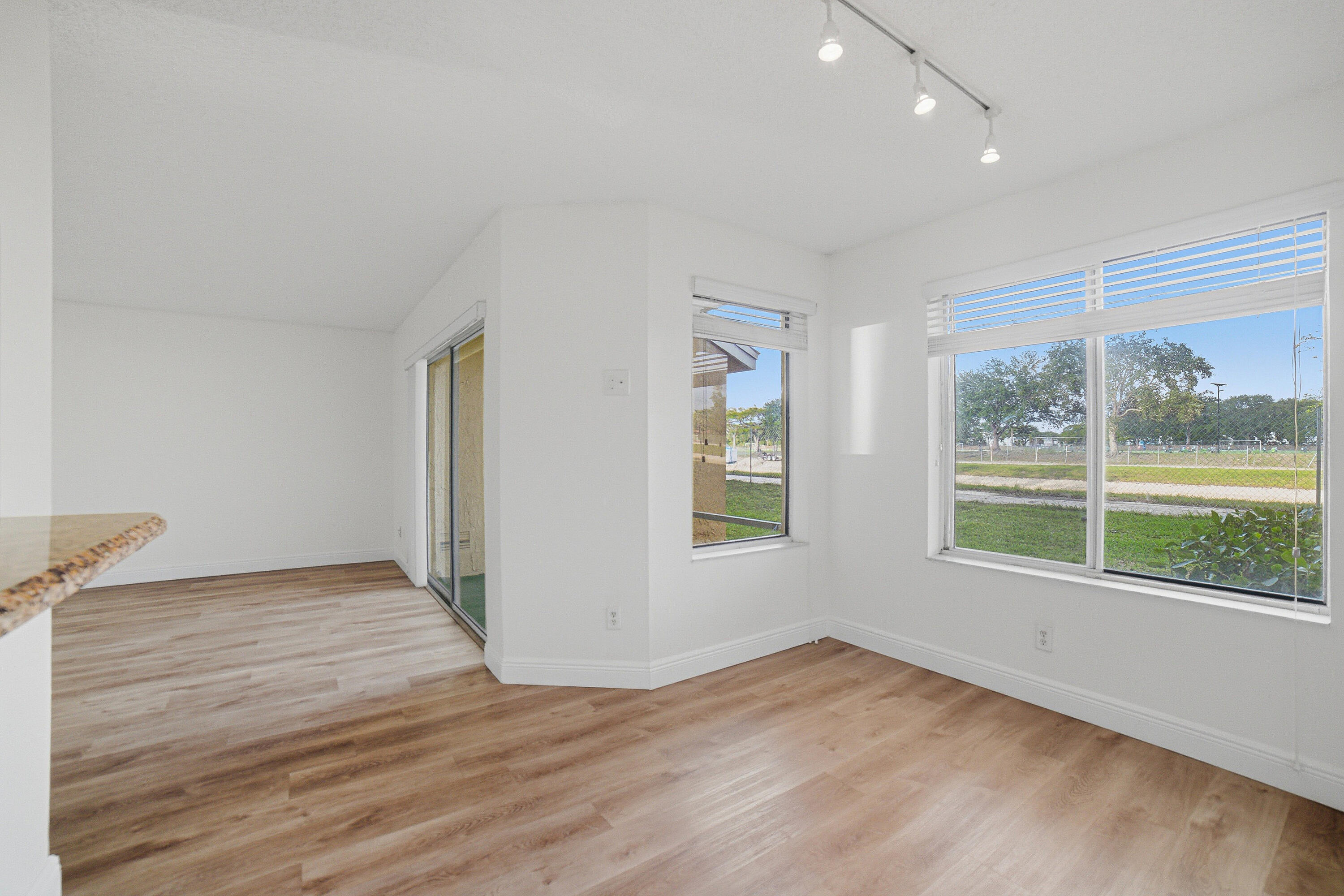 NAPOLI GARDENS AT CORAL SPRINGS - Residential Lease