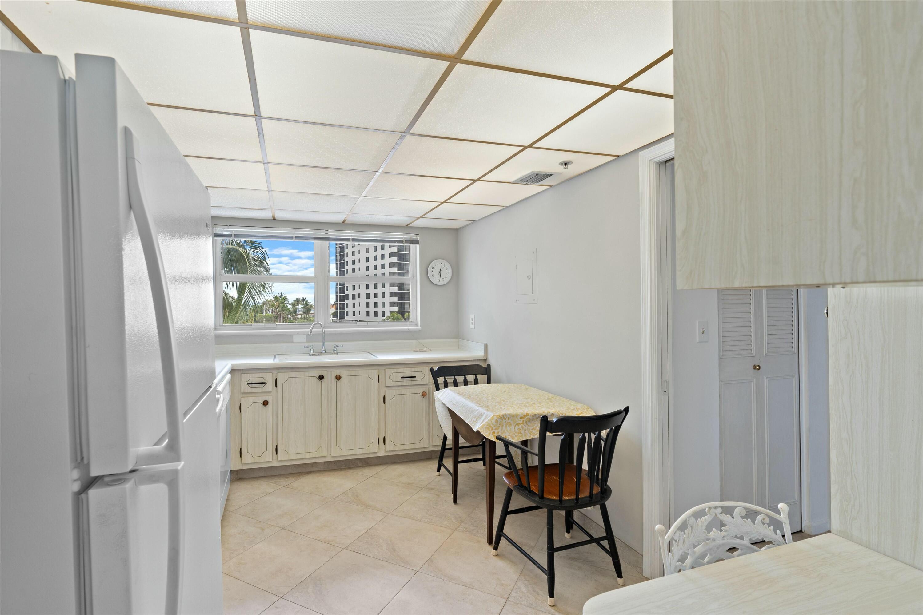 SEAGATE OF HIGHLAND CONDO - Residential Lease