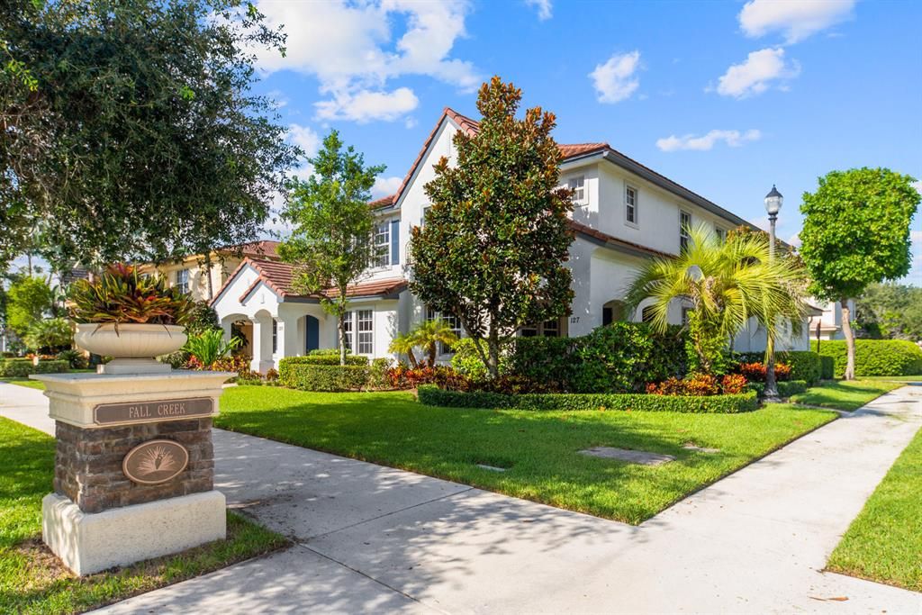 Photo of 125 Evergrene Parkway, Palm Beach Gardens, FL 33410 (MLS # R10731382)