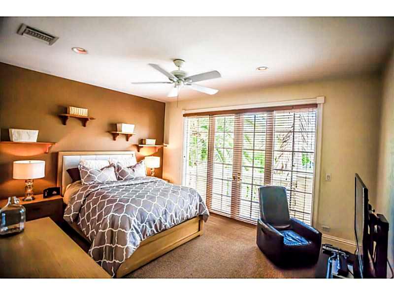 LAKE ROGERS ISLE UNIT E - Residential