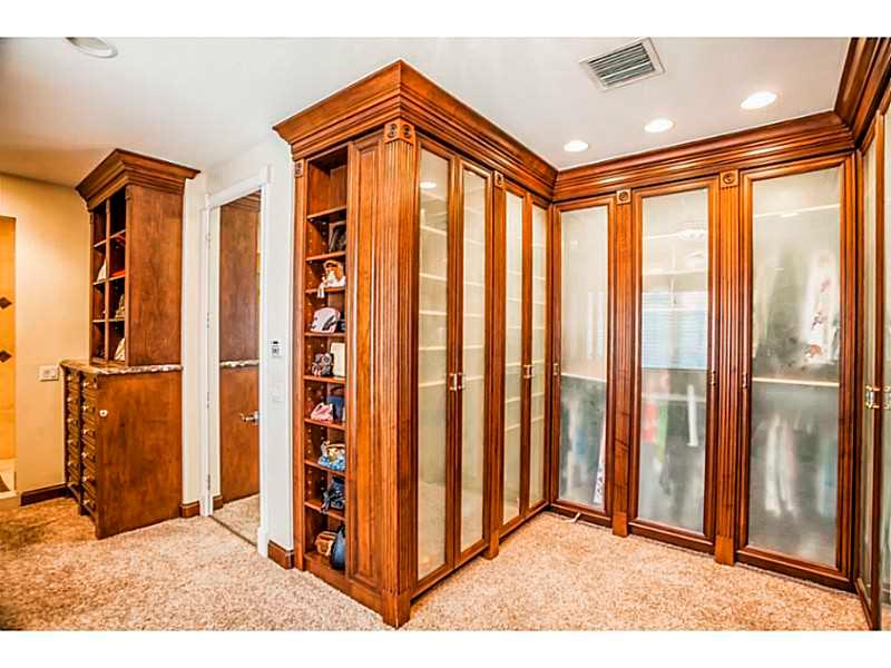 LAKE ROGERS ISLE UNIT E - Residential