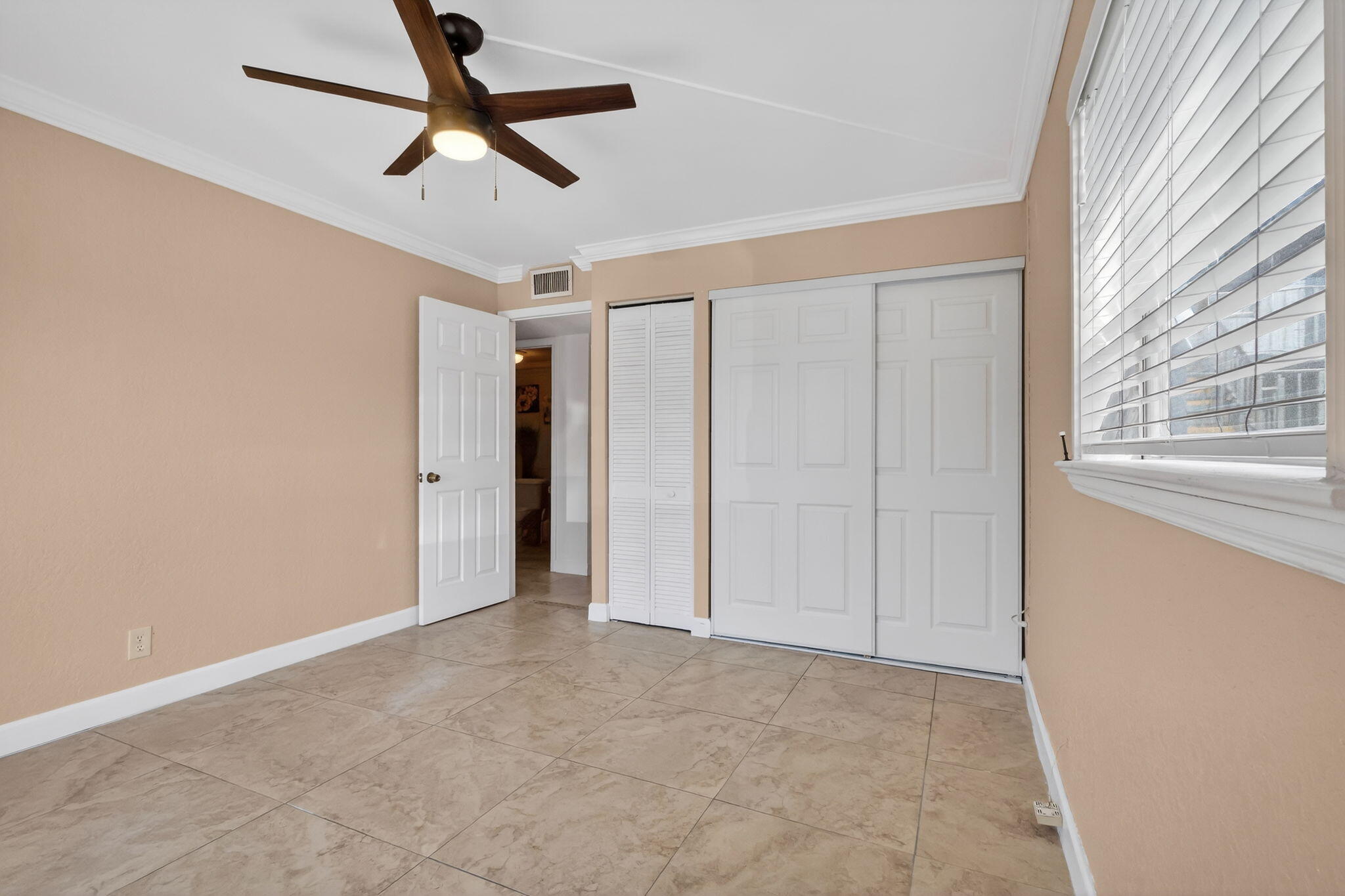 KINGS POINT BRITTANY CONDOS - Residential Lease