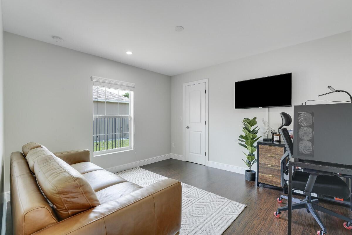 PORT ST LUCIE SECTION 33 - Residential