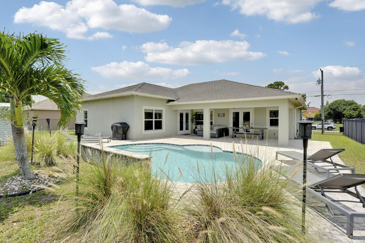 PORT ST LUCIE SECTION 33 - Residential