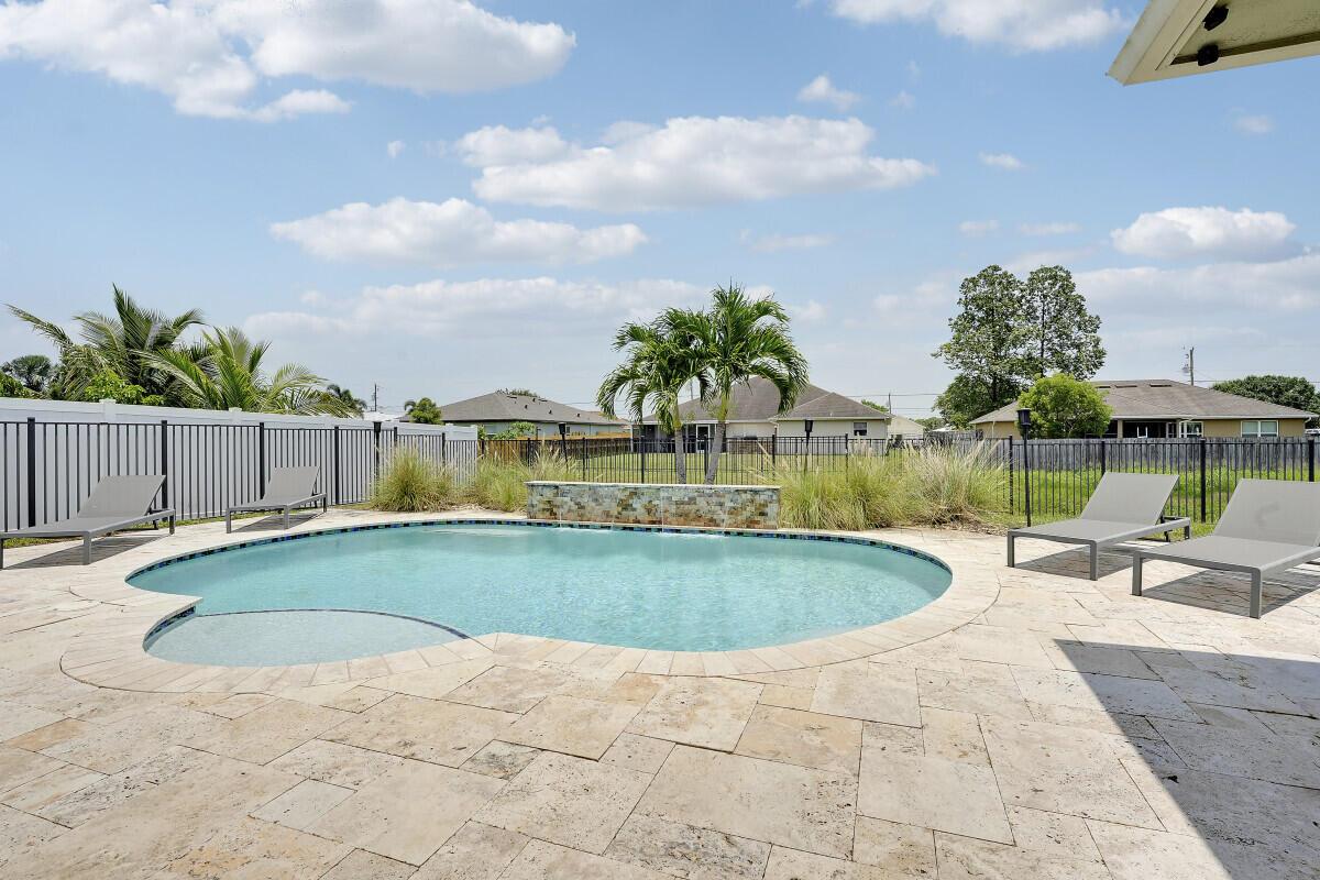 PORT ST LUCIE SECTION 33 - Residential