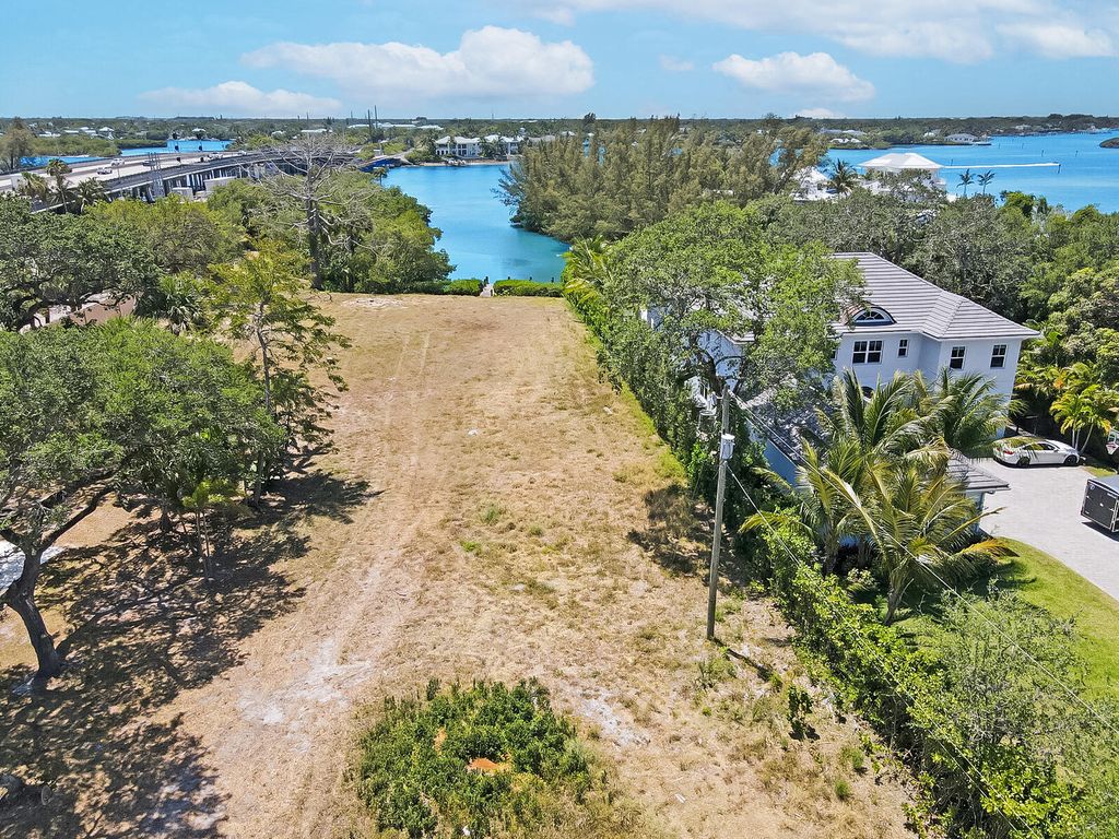 Photo of 206 E Riverside, Jupiter, FL 33469 (MLS # R10971050)