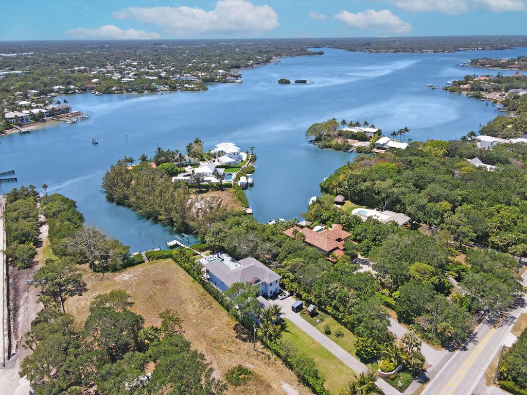 Photo of 206 E Riverside, Jupiter, FL 33469 (MLS # R10971050)