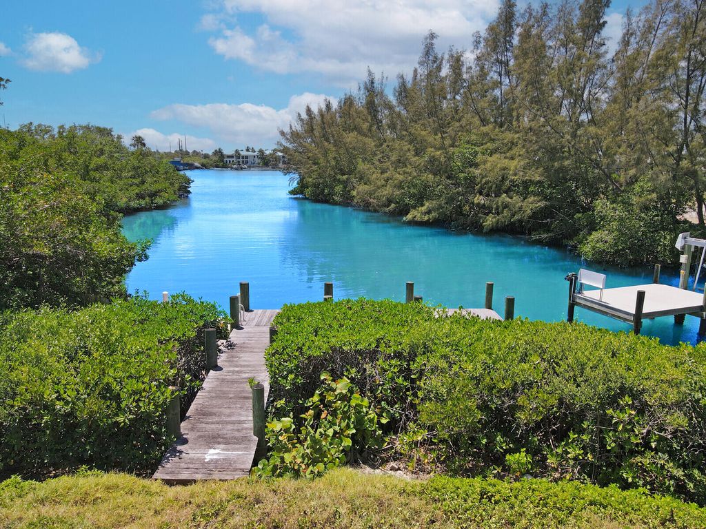 Photo of 206 E Riverside, Jupiter, FL 33469 (MLS # R10971050)