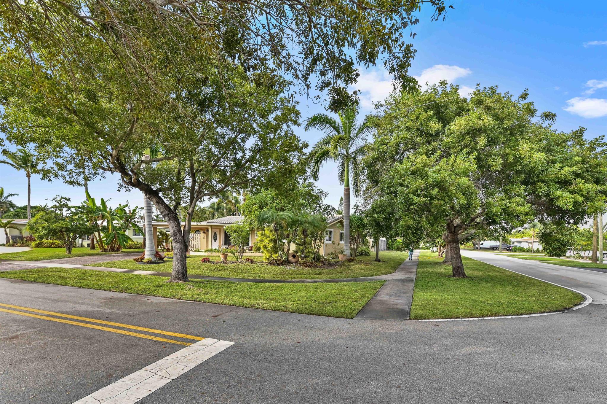 FLORESTA ESTATES - Residential