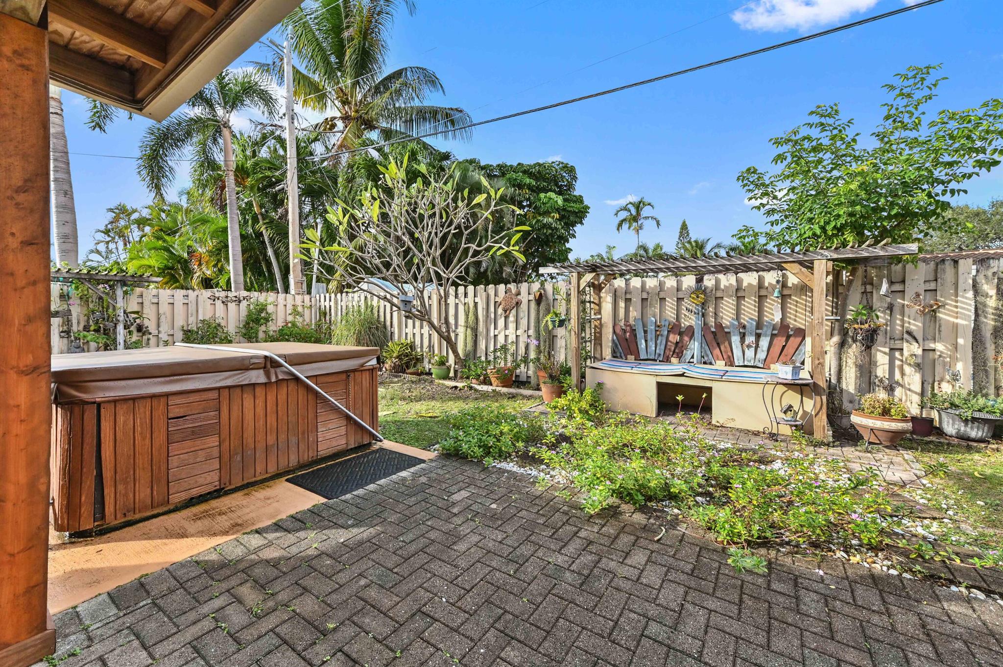 FLORESTA ESTATES - Residential