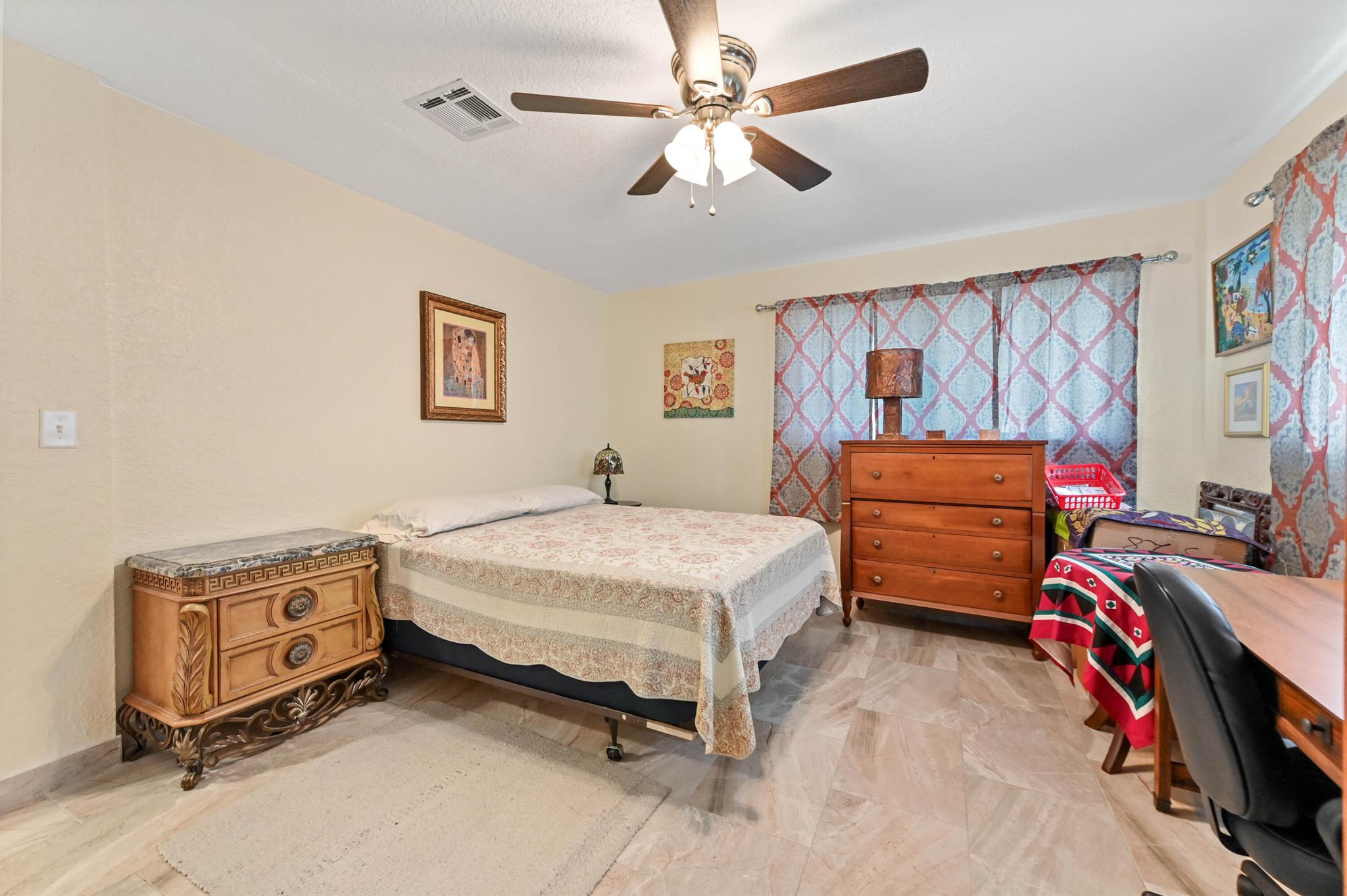 FLORESTA ESTATES - Residential