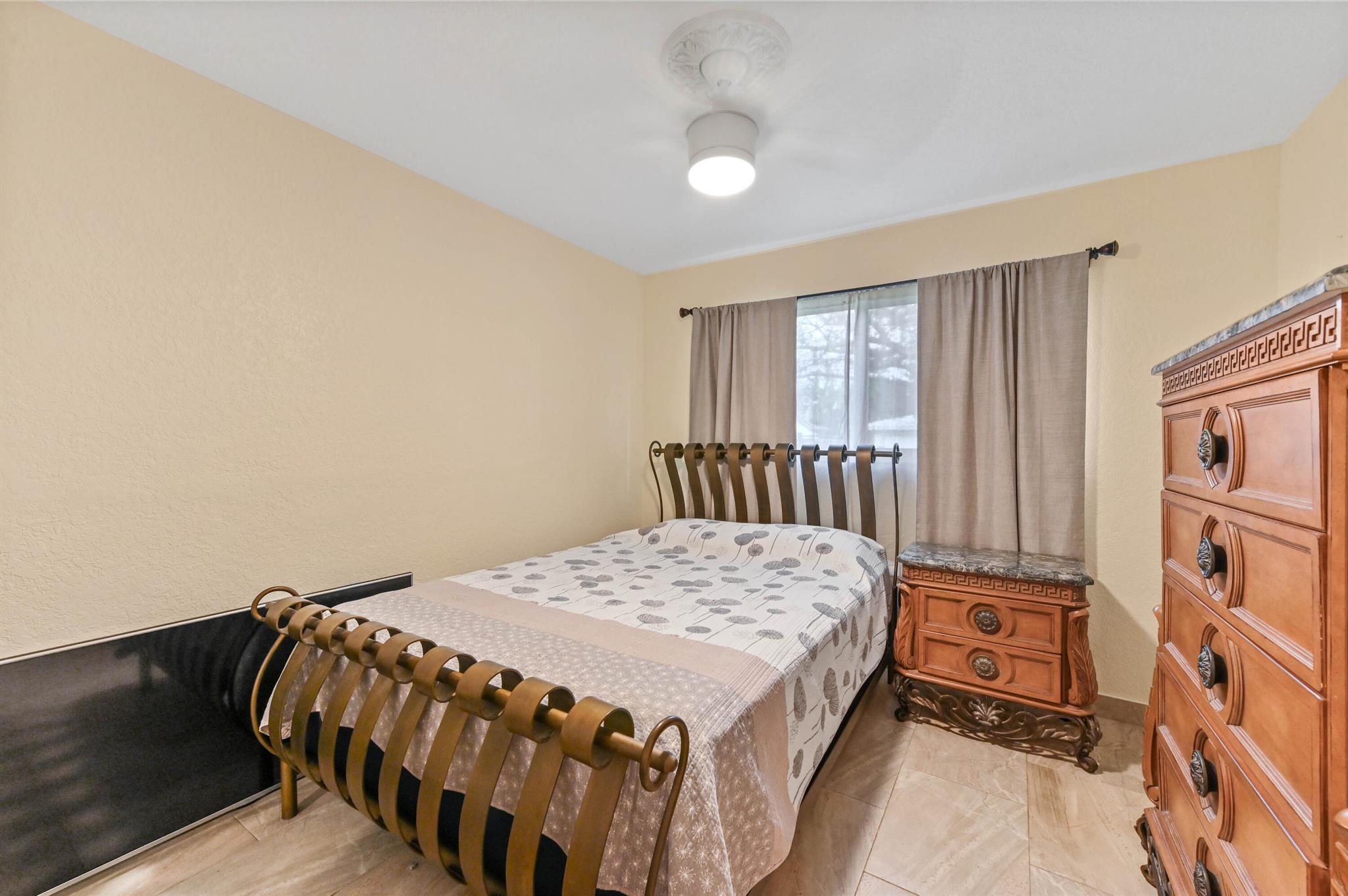 FLORESTA ESTATES - Residential