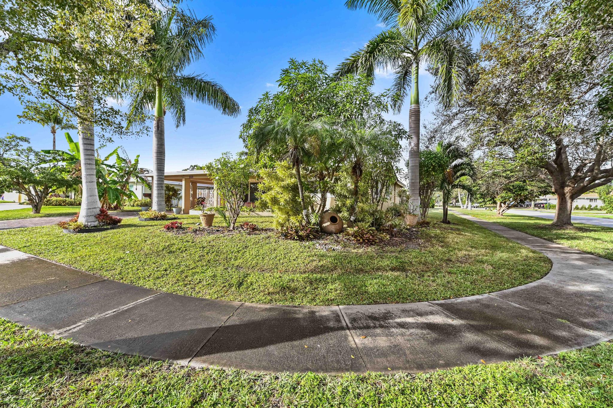 FLORESTA ESTATES - Residential