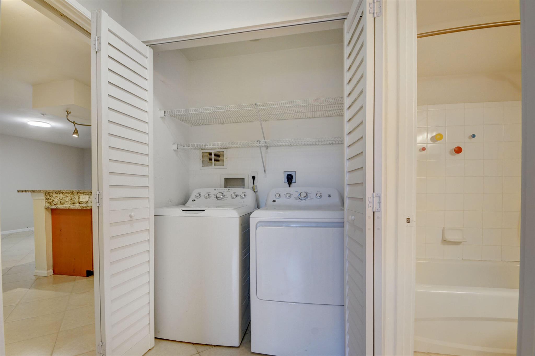 Hypoluxos Mariners Cay Condo - Residential