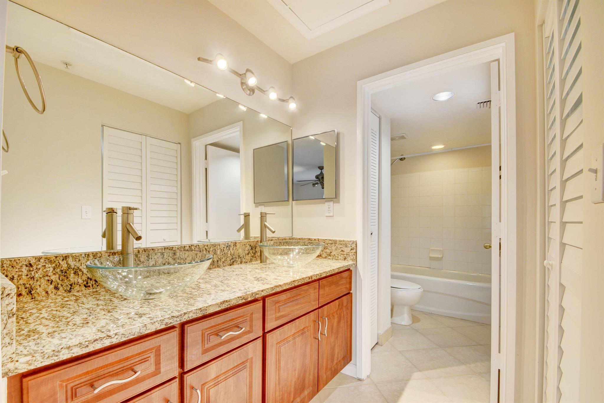 Hypoluxos Mariners Cay Condo - Residential